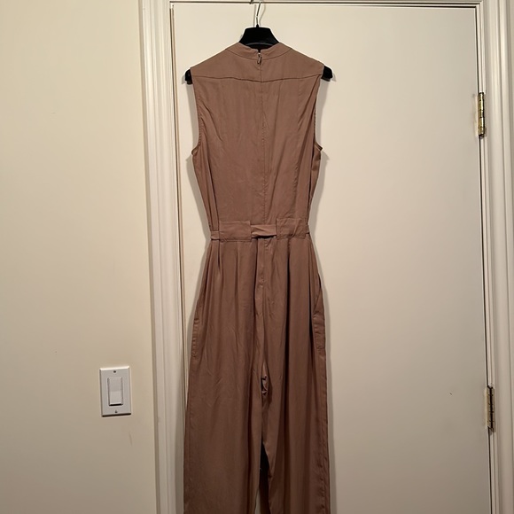 BNWT BCBG Khaki Beige Jumpsuit XXS - Picture 4 of 8